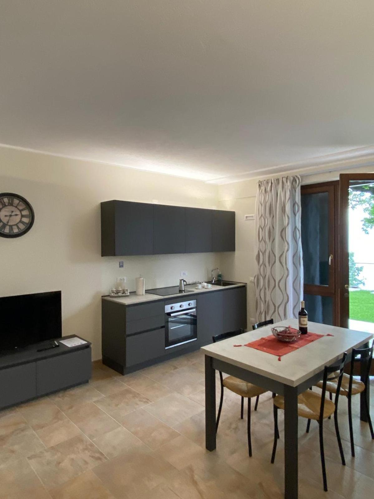 אפרטהוטל ברנצונה סול גארדה La Casa Di Pericle מראה חיצוני תמונה